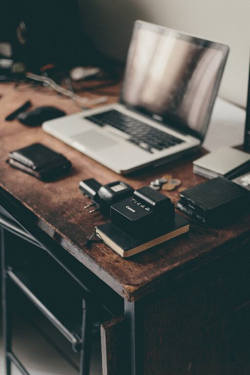 How to Organize Cables and Chargers Neatly: Easy Tips for a Tidy Space